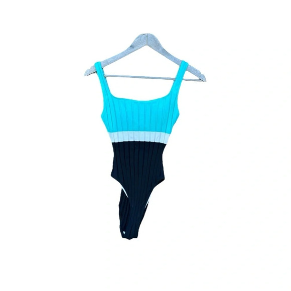 La Blanca women's size 6 striped one piece bathing suit - Picture 1 of 3
